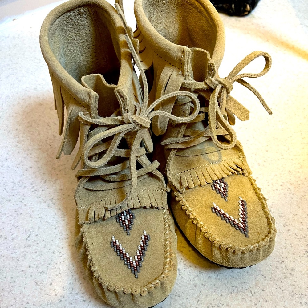 Manitobah Mukluks